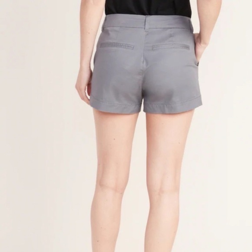 Old Navy NWT! Gray Mid-Rise Chino Mini Short Size 4 - Picture 2 of 10